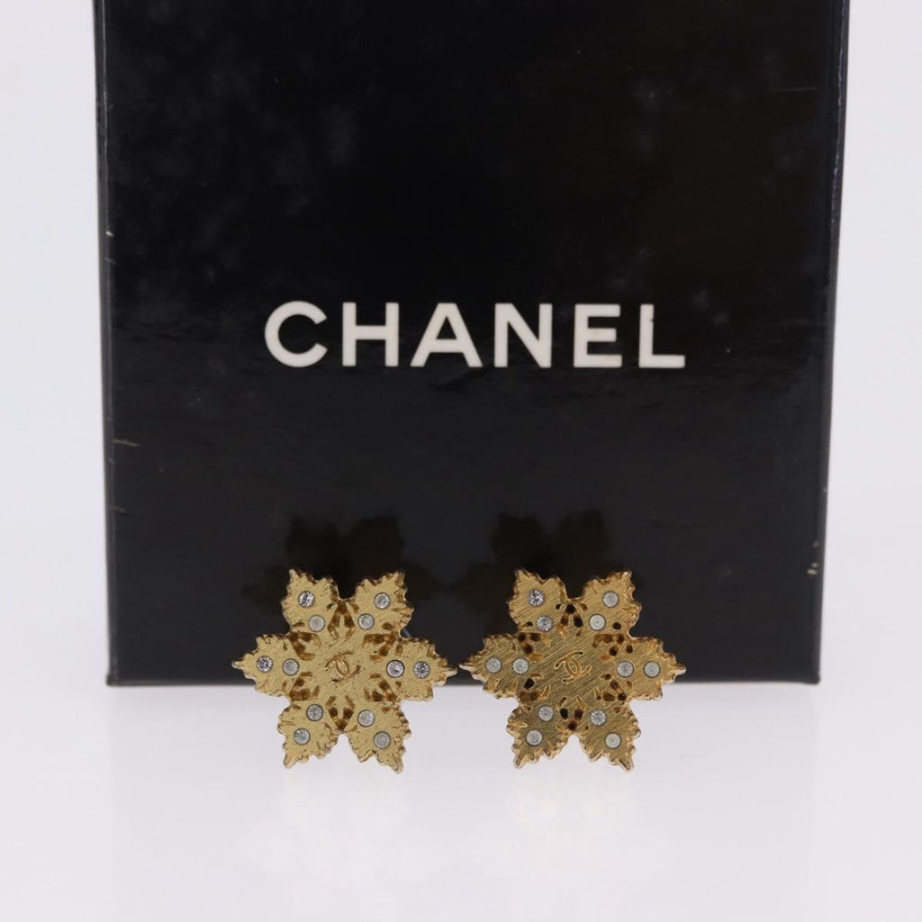 CHANEL Pierce Metal Gold Tone CC Auth 198819