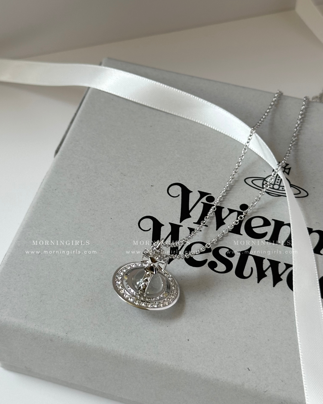 Vivienne Westwood Pina ORB Necklace Medium [Clear White Diamond Planet]