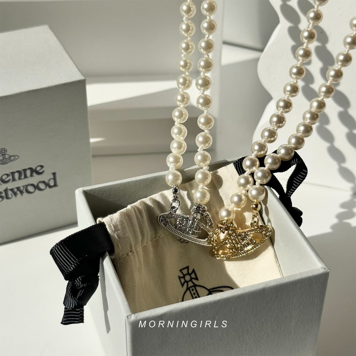 Vivienne Westwood Mini Bas Relief Pearl Choker