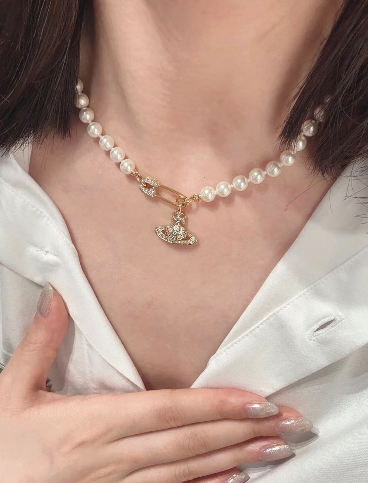 Vivienne Westwood Lucrece Orb Pearl Necklace зЏЌзЏ ж‰Јй‡ќ [Blackpink JennieжњЂж„›еђЊж¬ѕ]