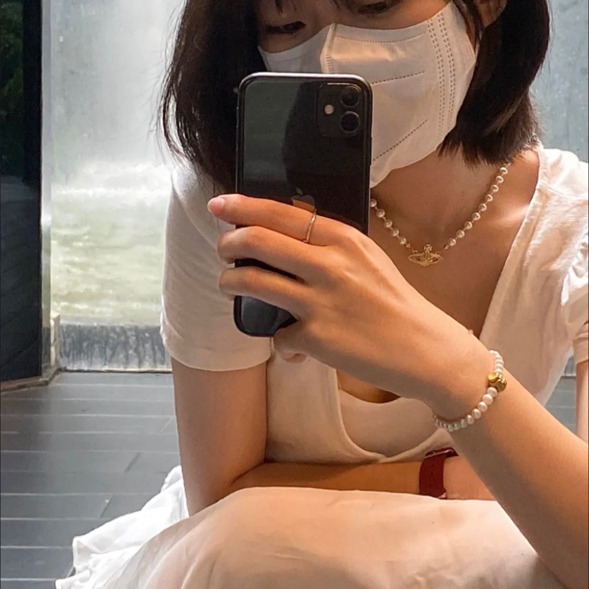 Vivienne Westwood Mini Bas Relief Pearl Choker