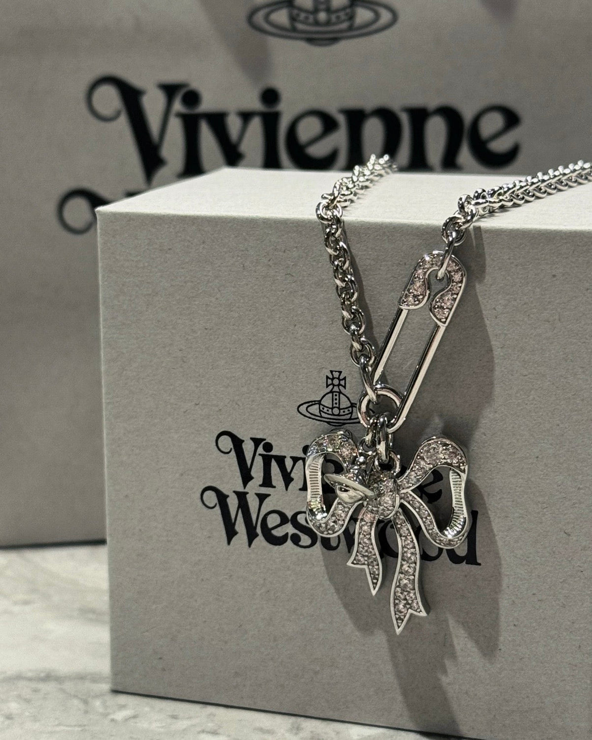 Vivienne Westwood Lilith Pendant Necklace зµ•зѕЋе¤§иќґиќ¶зµђж‰Јй‡ќрџ§·пј»жњЂж–°дёЉжћ¶пјЅ