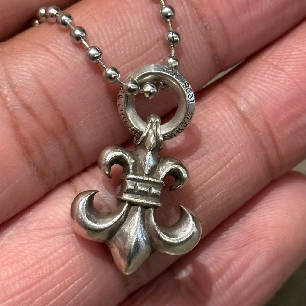 CHROME HEARTS BS FLEUR CHARM NECKLACE ‘SILVER’