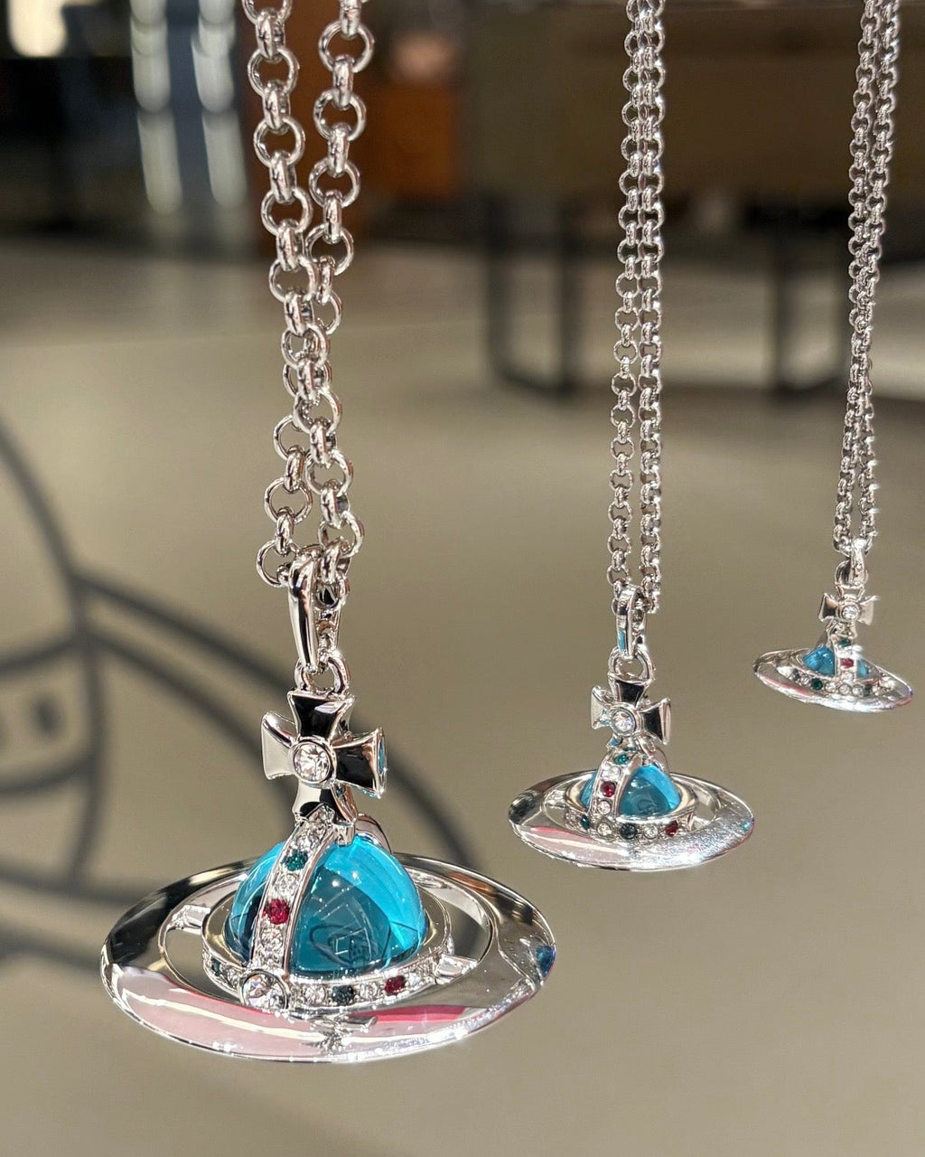 Vivienne Westwood ORB Pendant Crystal Necklace