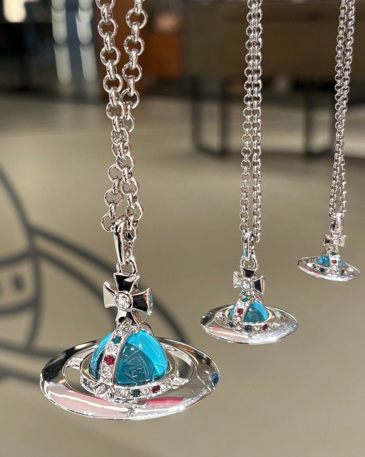 Vivienne Westwood ORB Pendant Crystal Necklace