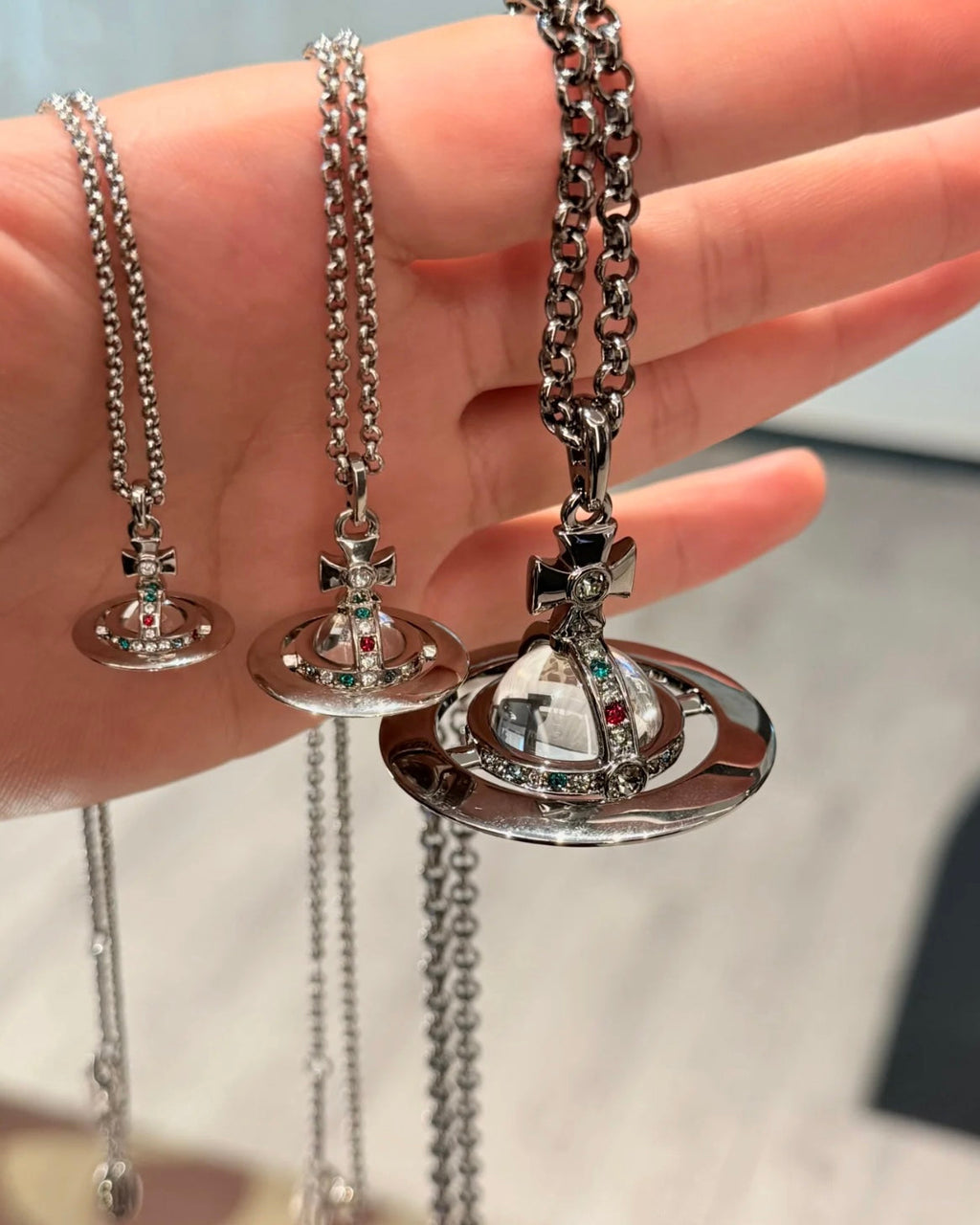 Vivienne Westwood ORB Pendant Crystal Necklace Transparent Silver Planet