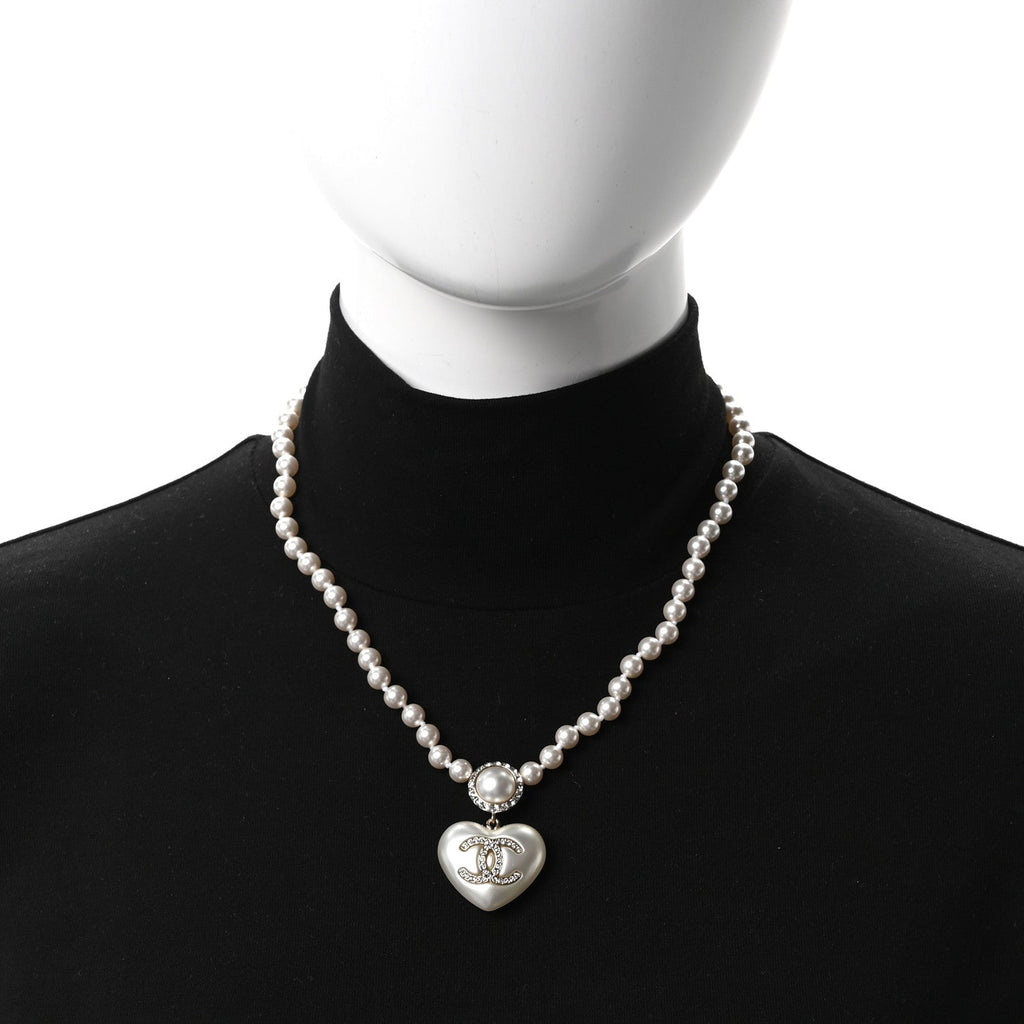 Pearl Crystal CC Heart Short Necklace Pearly White Gold
