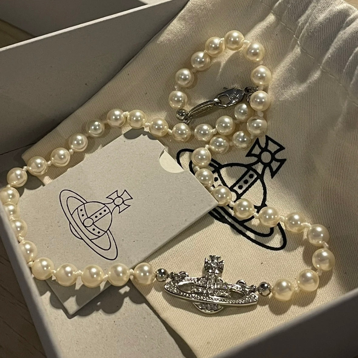 Vivienne Westwood Mini Bas Relief Pearl Choker